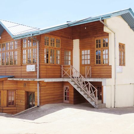 Carnation Rest Ξενοδοχείο Νουβάρα Ελίγια Εξωτερικό φωτογραφία