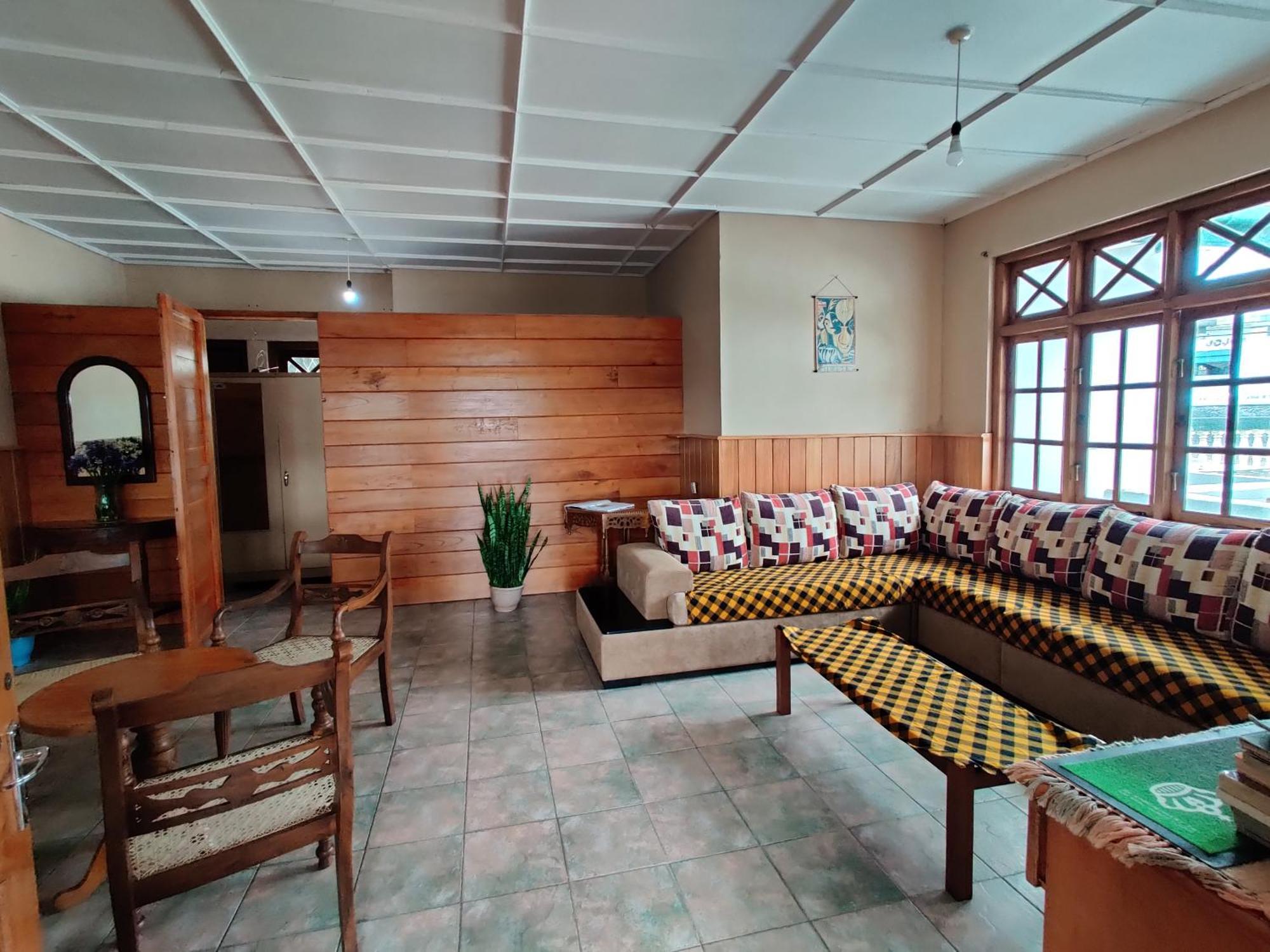 Carnation Rest Ξενοδοχείο Νουβάρα Ελίγια Εξωτερικό φωτογραφία