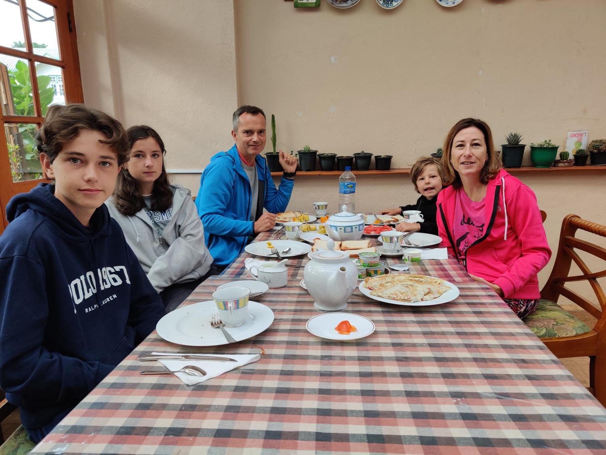 Carnation Rest Ξενοδοχείο Νουβάρα Ελίγια Εξωτερικό φωτογραφία