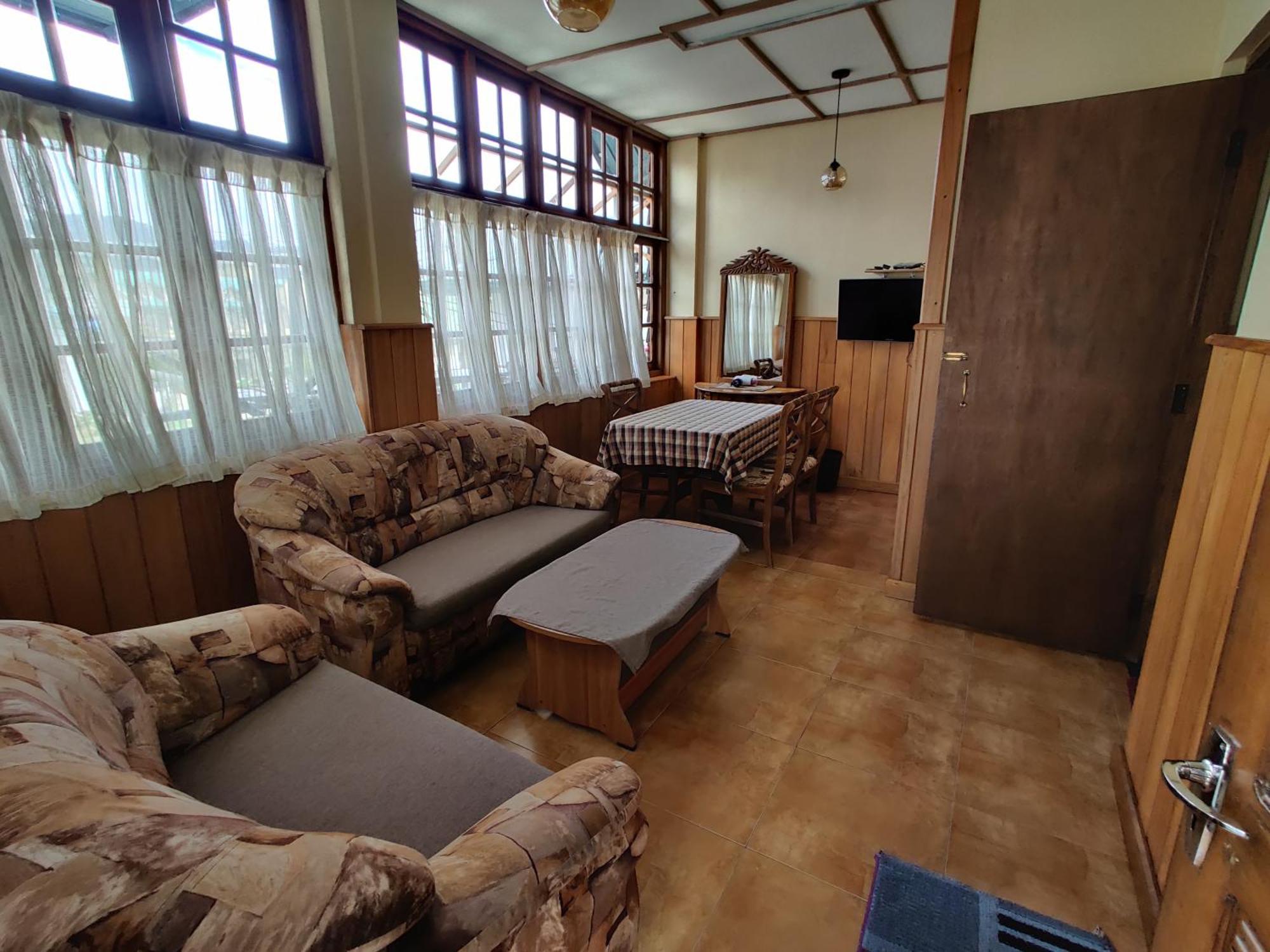 Carnation Rest Ξενοδοχείο Νουβάρα Ελίγια Εξωτερικό φωτογραφία