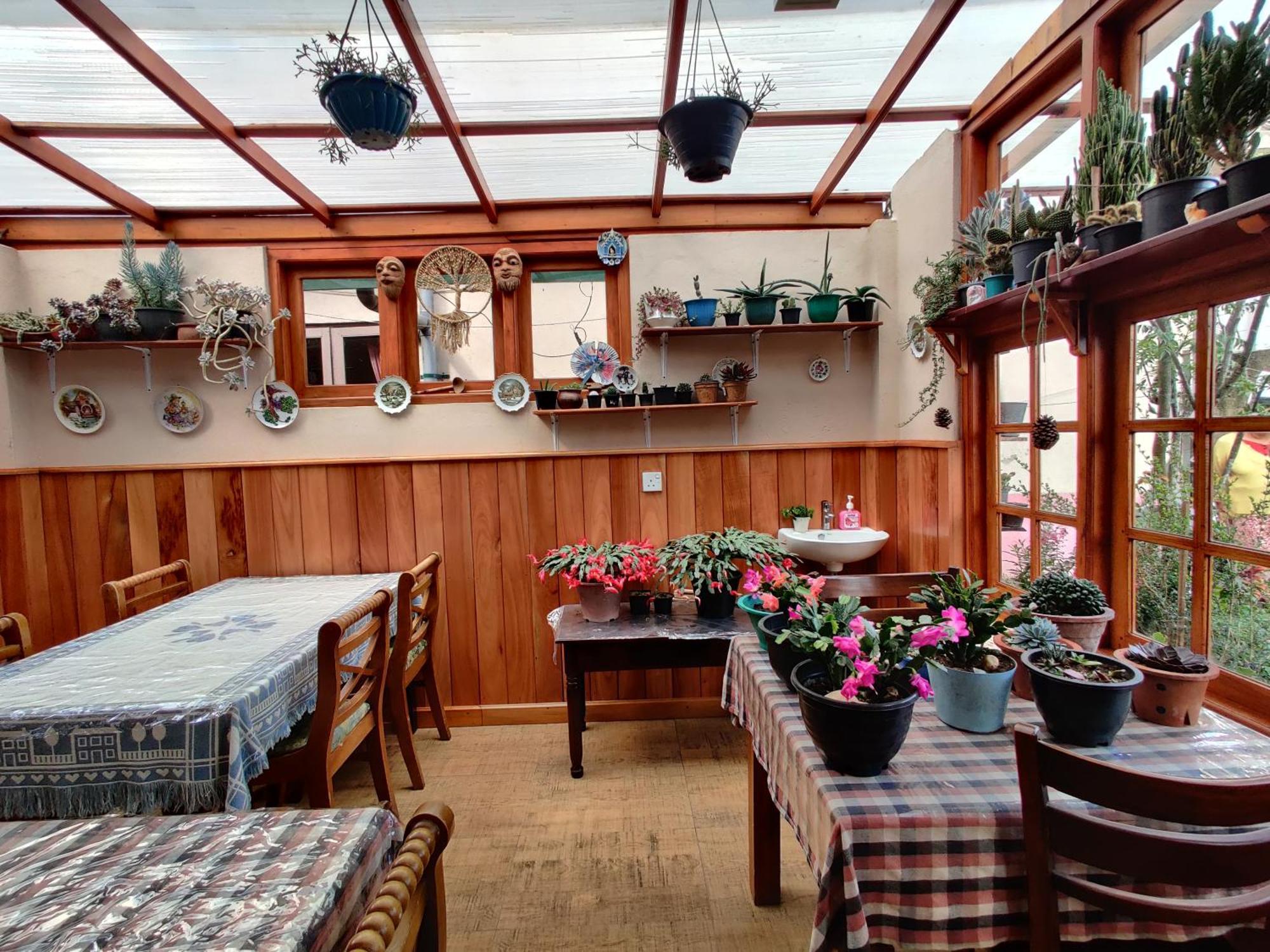 Carnation Rest Ξενοδοχείο Νουβάρα Ελίγια Εξωτερικό φωτογραφία